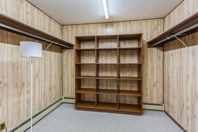 1 S Sutton Place, Lawrence, NY 11559