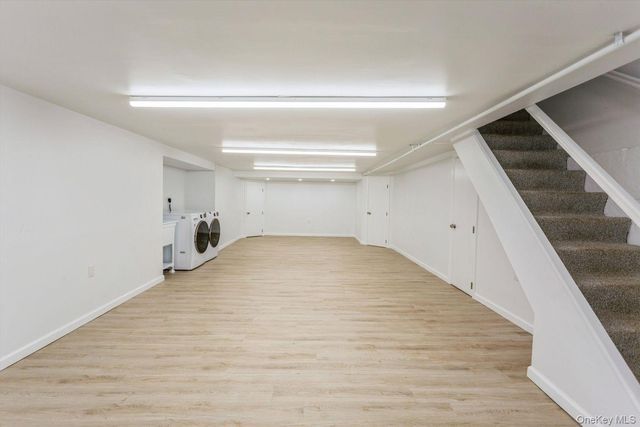 1 S Sutton Place, Lawrence, NY 11559