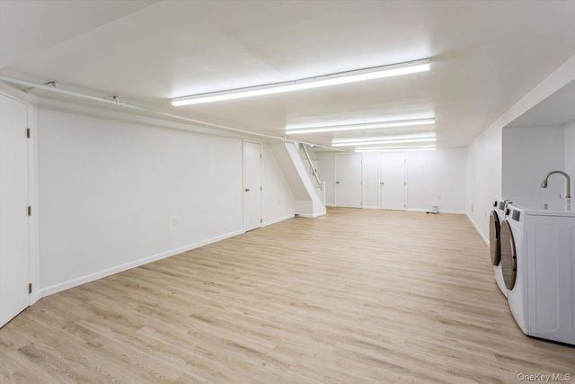 1 S Sutton Place, Lawrence, NY 11559