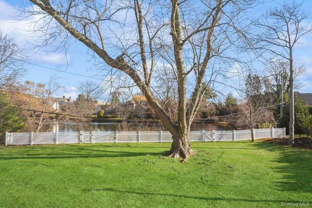 1 S Sutton Place, Lawrence, NY 11559