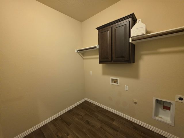 2021 Milano Lane, Lewisville, TX 75077