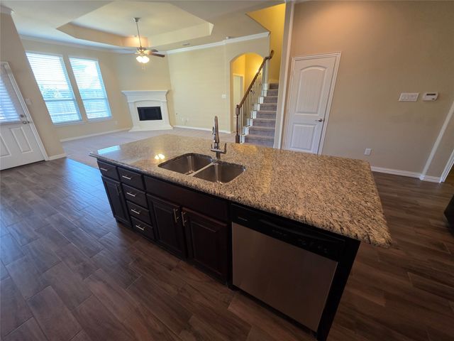 2021 Milano Lane, Lewisville, TX 75077