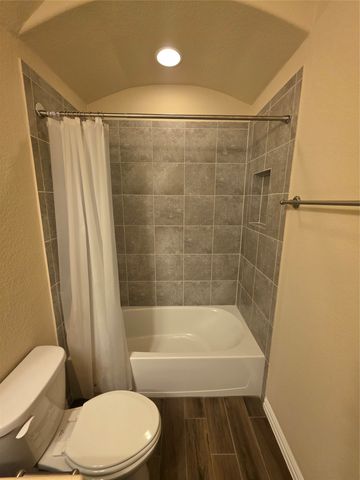 2021 Milano Lane, Lewisville, TX 75077