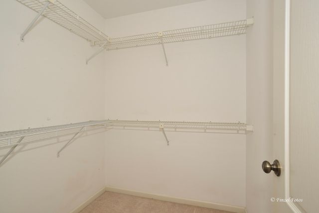 691 CANYON Lane, Elgin, IL 60123