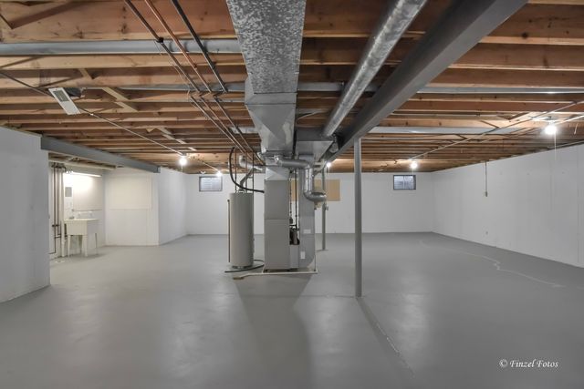 691 CANYON Lane, Elgin, IL 60123