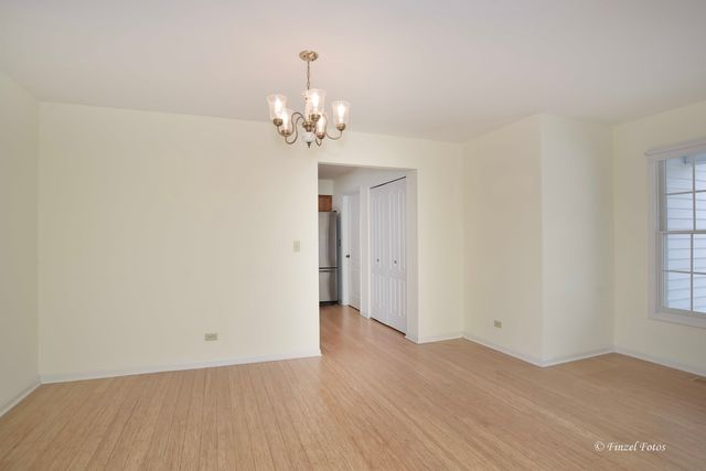 691 CANYON Lane, Elgin, IL 60123