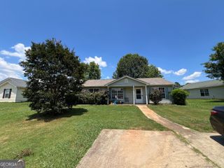 311 Dove Point, Social Circle, GA 30025