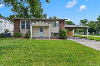 12005 Glenpark Drive, Maryland Heights, MO 63043