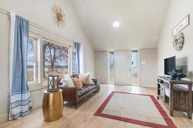 9433 E Lovejoy Road, Conway Township, MI 48872