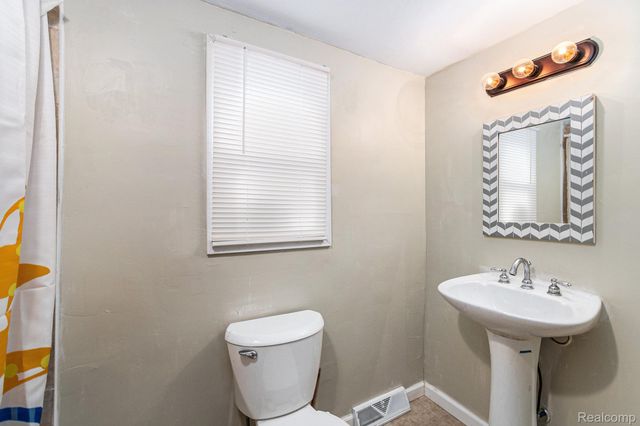 9433 E Lovejoy Road, Conway Township, MI 48872