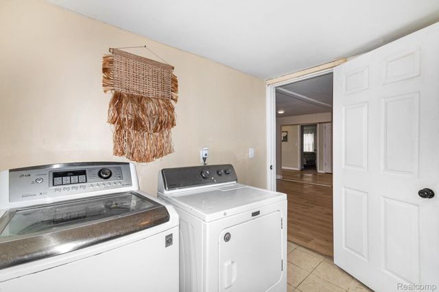 9433 E Lovejoy Road, Conway Township, MI 48872