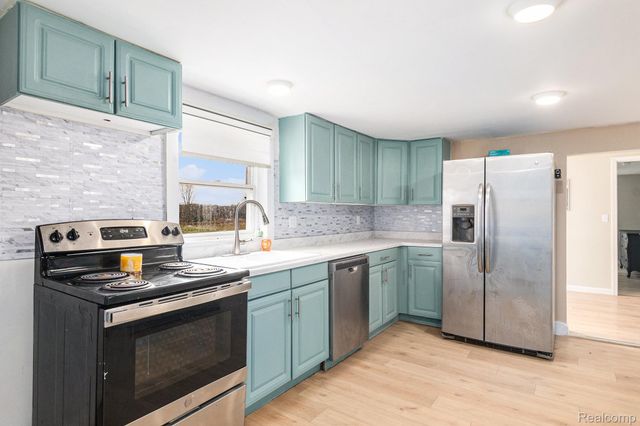 9433 E Lovejoy Road, Conway Township, MI 48872