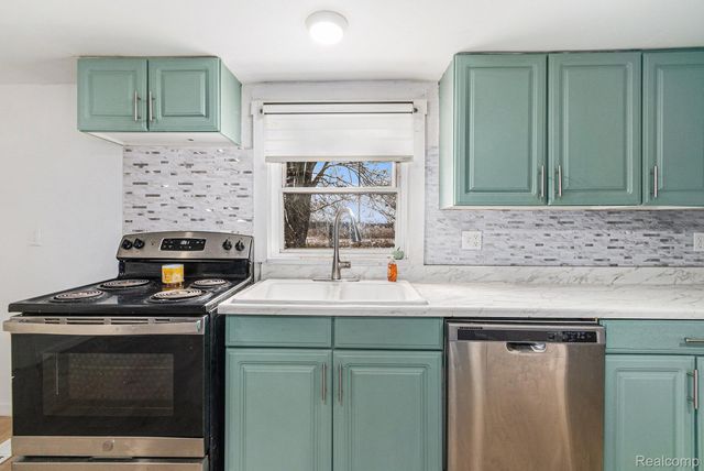 9433 E Lovejoy Road, Conway Township, MI 48872