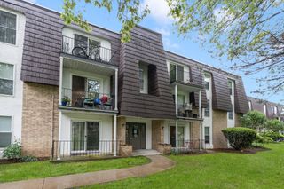 18 Shadowbrook Lane 40, Milford, MA 01757