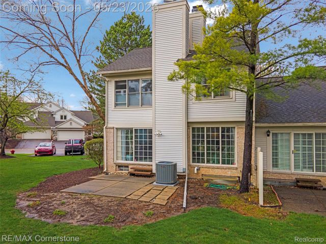 7632 Danbury Circle Circle, West Bloomfield Charter Township, MI 48322