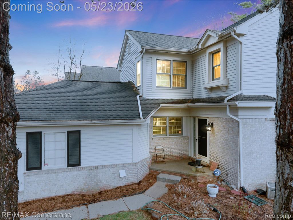 7632 Danbury Circle Circle, West Bloomfield Charter Township, MI 48322