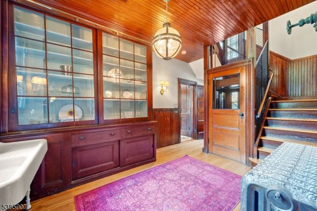 30 N Mountain Ave, Montclair Twp., NJ 07042