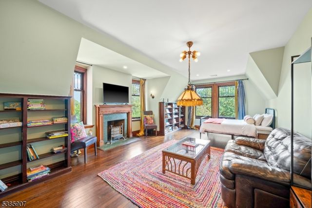 30 N Mountain Ave, Montclair Twp., NJ 07042