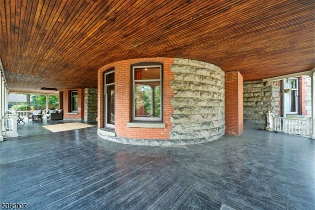 30 N Mountain Ave, Montclair Twp., NJ 07042