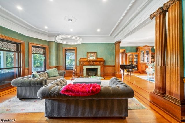 30 N Mountain Ave, Montclair Twp., NJ 07042