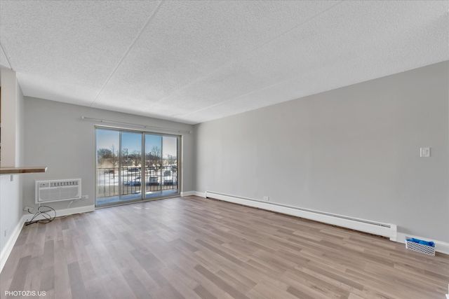 586 FAIRWAY VIEW Drive 2C, Wheeling, IL 60090