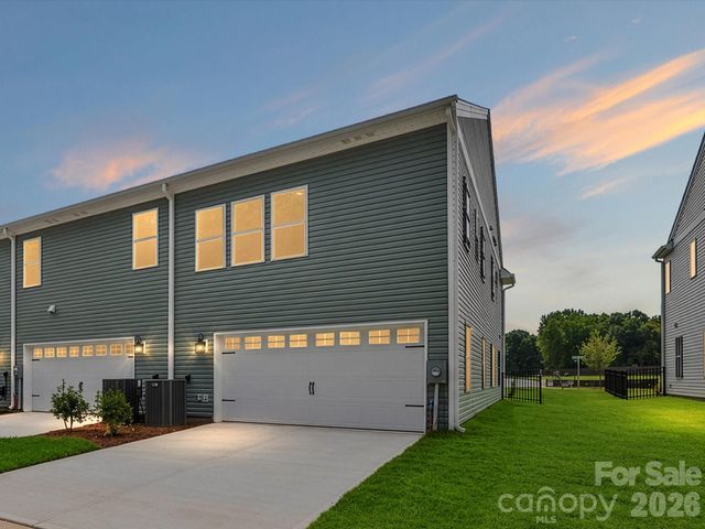 6605 Fire Lily Lane, Charlotte, NC 28216