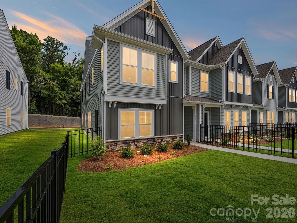 6605 Fire Lily Lane, Charlotte, NC 28216