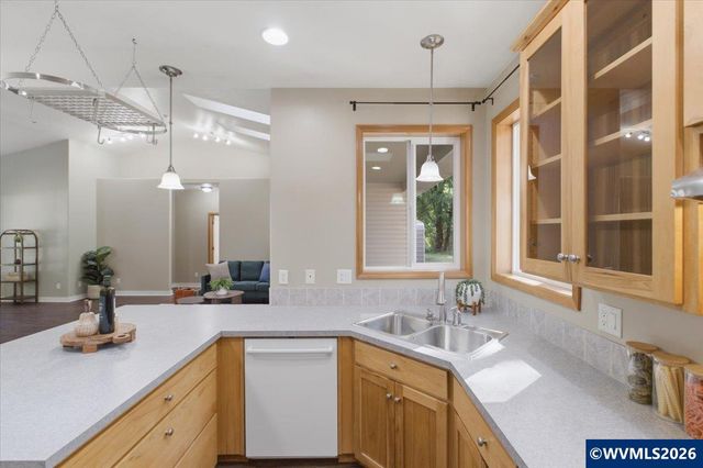 740 Gray Pine St, Lyons, OR 97358