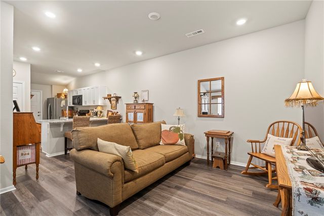 218 NW 67th Avenue, Bentonville, AR 72713