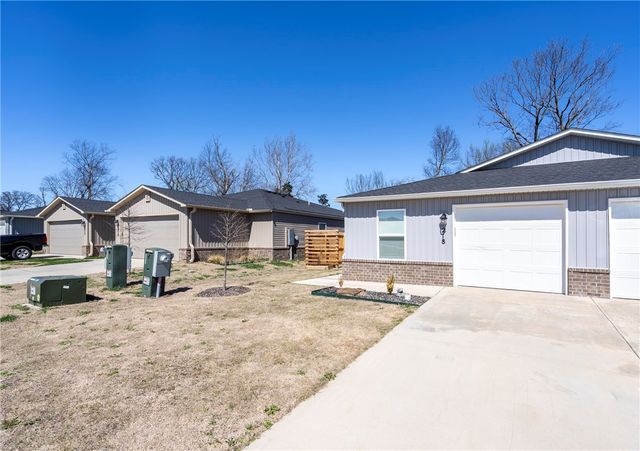 218 NW 67th Avenue, Bentonville, AR 72713