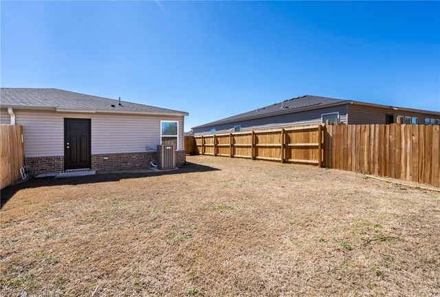 218 NW 67th Avenue, Bentonville, AR 72713