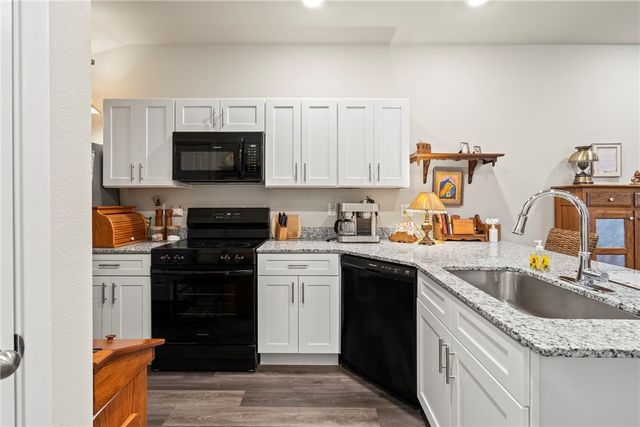 218 NW 67th Avenue, Bentonville, AR 72713