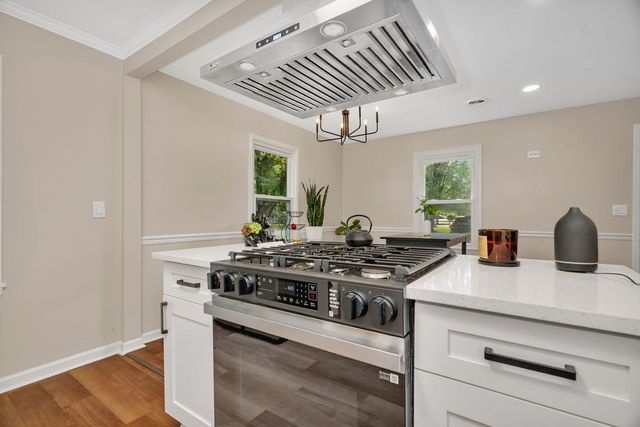 1901 Wilcox Street, Crest Hill, IL 60403