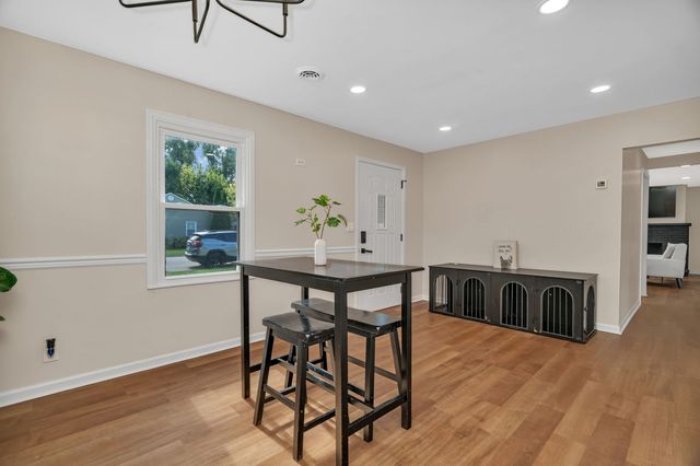 1901 Wilcox Street, Crest Hill, IL 60403