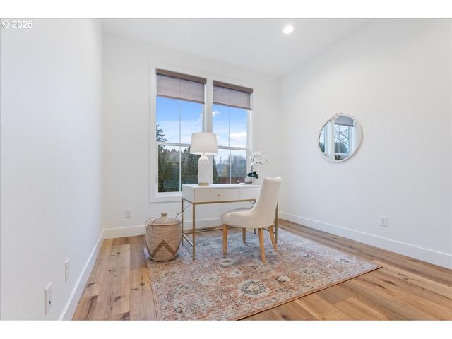 14249 HOLCOMB Blvd, Oregon City, OR 97045