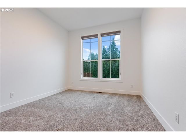 14249 HOLCOMB Blvd, Oregon City, OR 97045