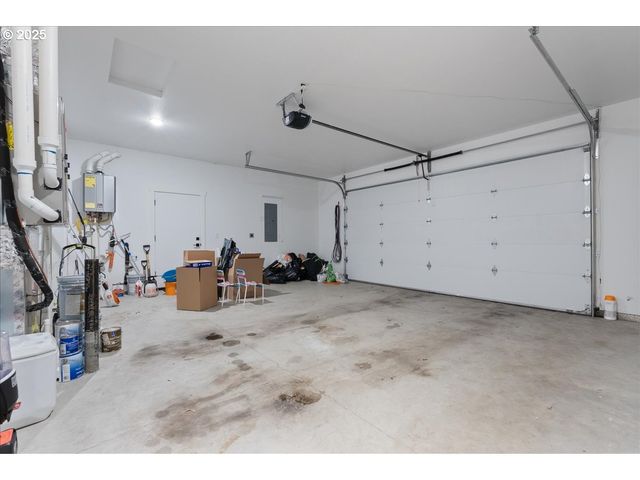 14249 HOLCOMB Blvd, Oregon City, OR 97045