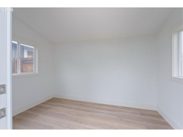 14249 HOLCOMB Blvd, Oregon City, OR 97045