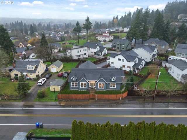 14249 HOLCOMB Blvd, Oregon City, OR 97045