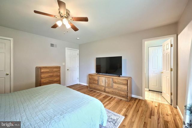 115 AUSTIN DR, Mount Wolf, PA 17347