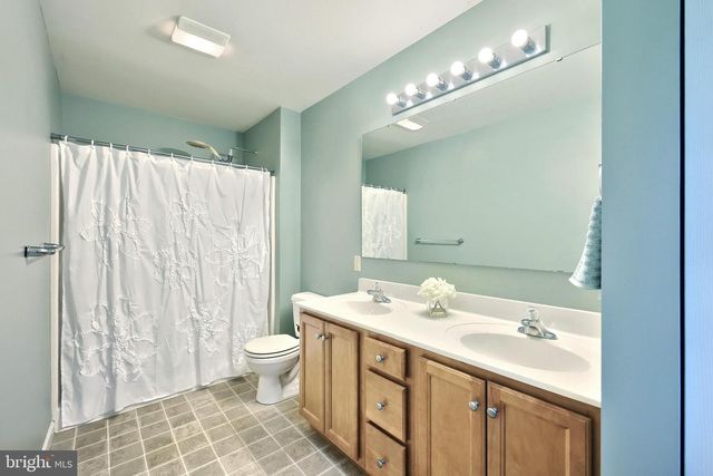 115 AUSTIN DR, Mount Wolf, PA 17347