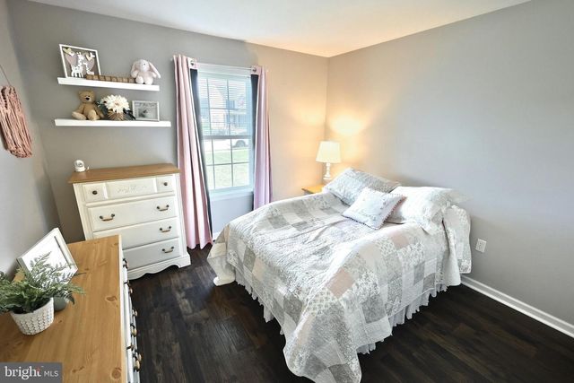115 AUSTIN DR, Mount Wolf, PA 17347