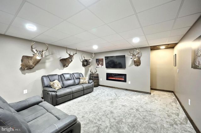 115 AUSTIN DR, Mount Wolf, PA 17347