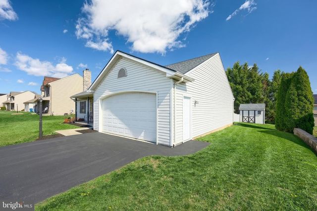 115 AUSTIN DR, Mount Wolf, PA 17347