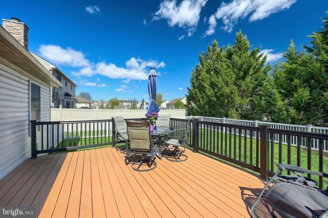 115 AUSTIN DR, Mount Wolf, PA 17347