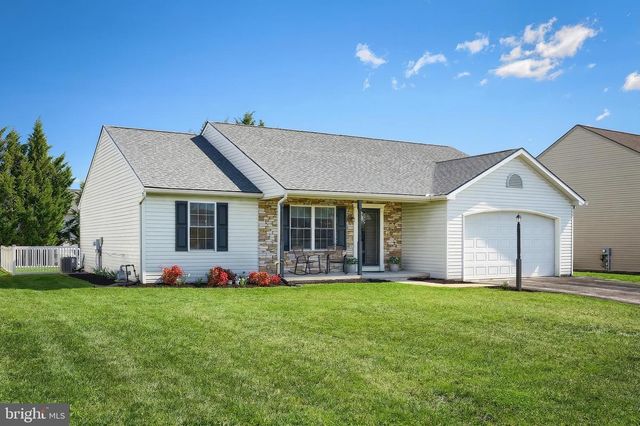 115 AUSTIN DR, Mount Wolf, PA 17347