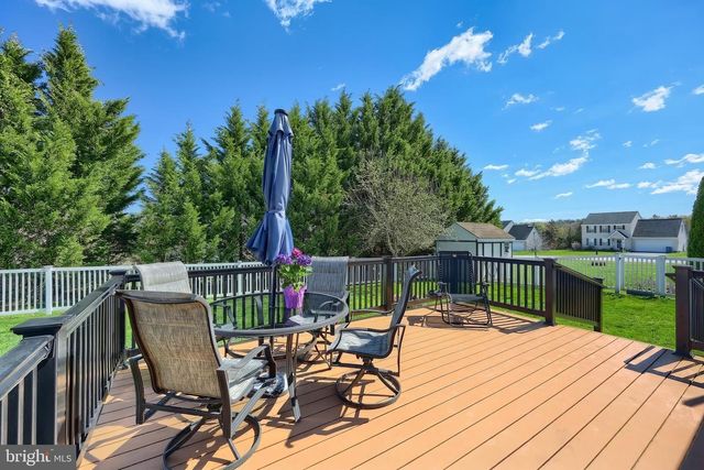 115 AUSTIN DR, Mount Wolf, PA 17347