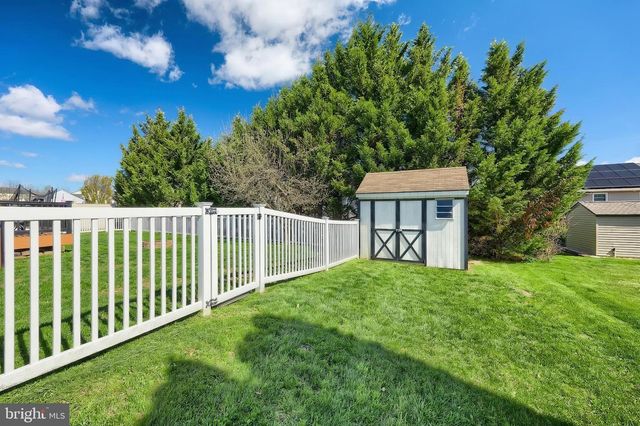 115 AUSTIN DR, Mount Wolf, PA 17347