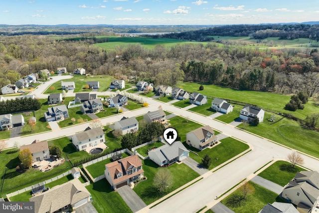 115 AUSTIN DR, Mount Wolf, PA 17347