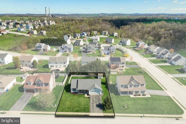 115 AUSTIN DR, Mount Wolf, PA 17347